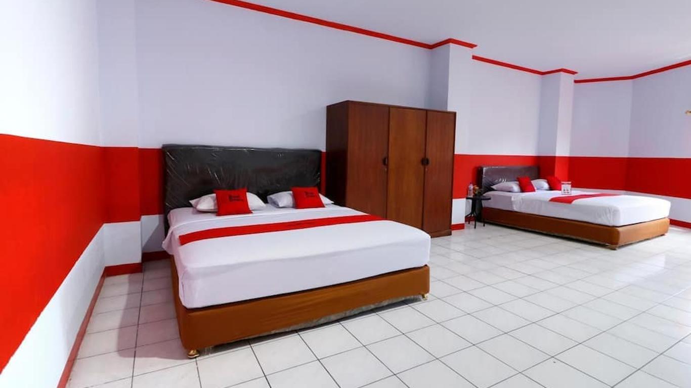 RedDoorz Plus @ Samratulangi Manado