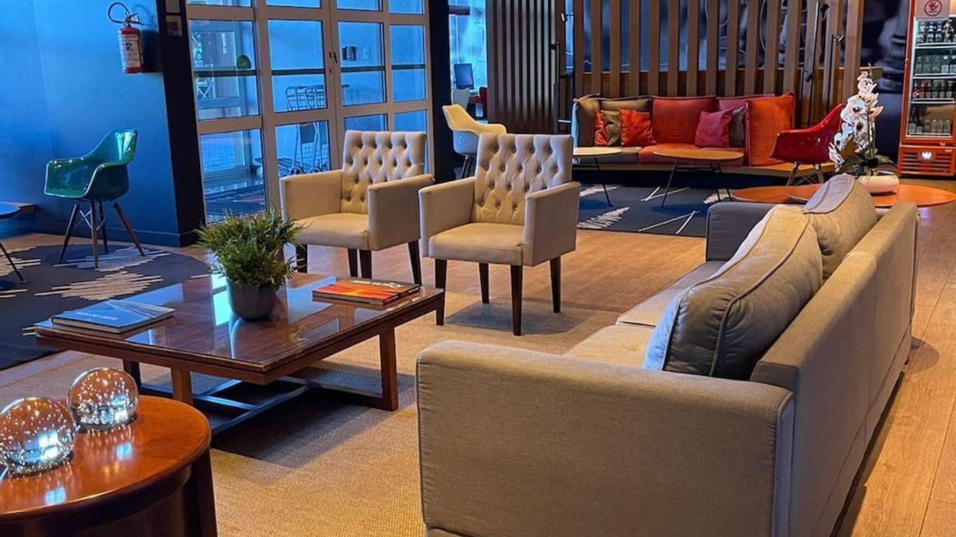 Hotel Oeste Plaza