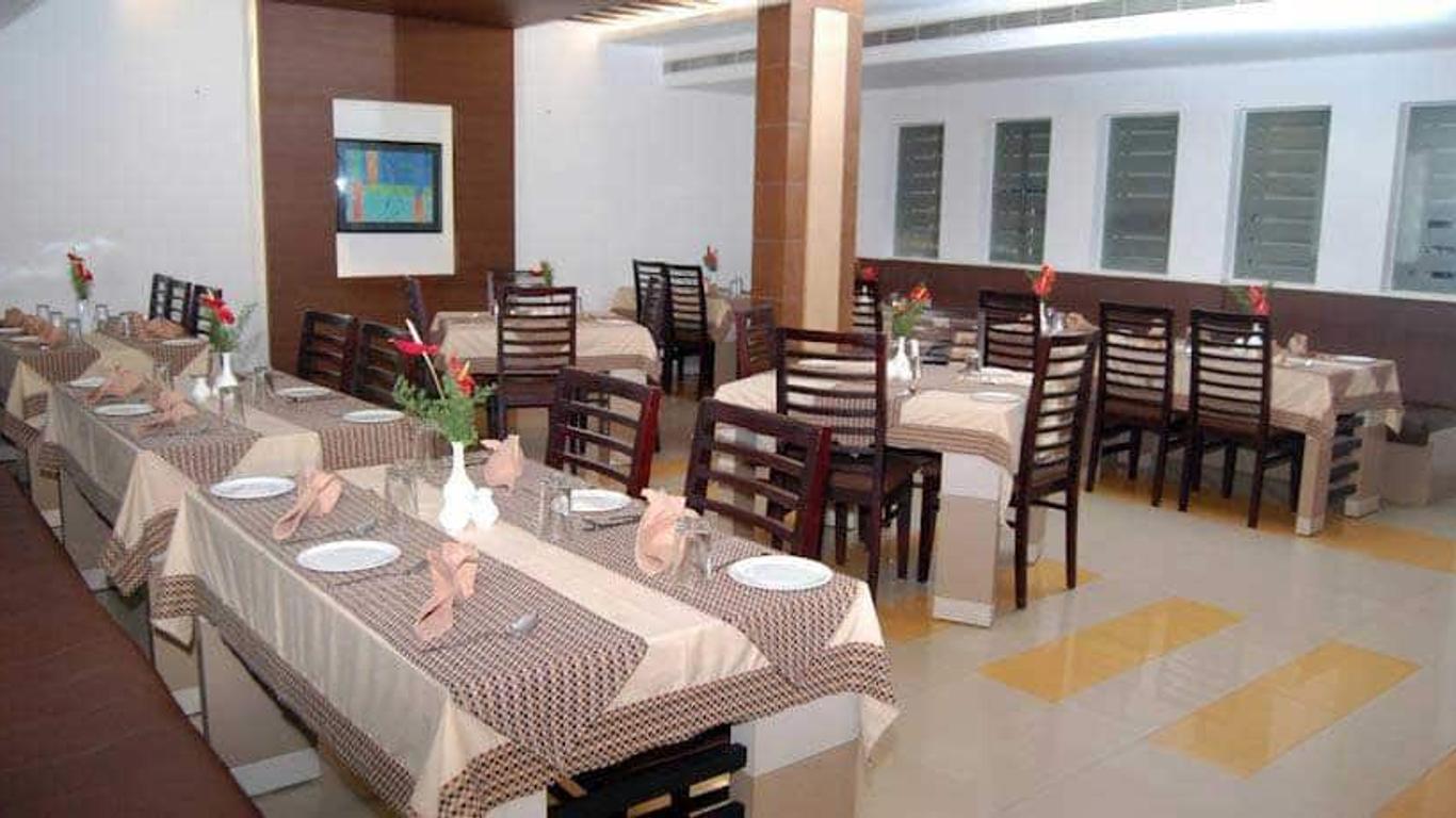 Hotel Monad