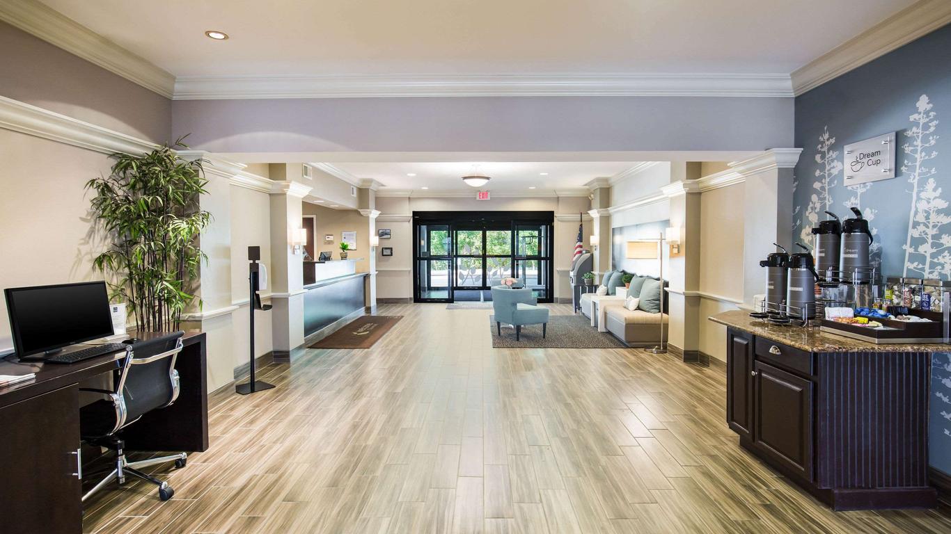 Sleep Inn & Suites