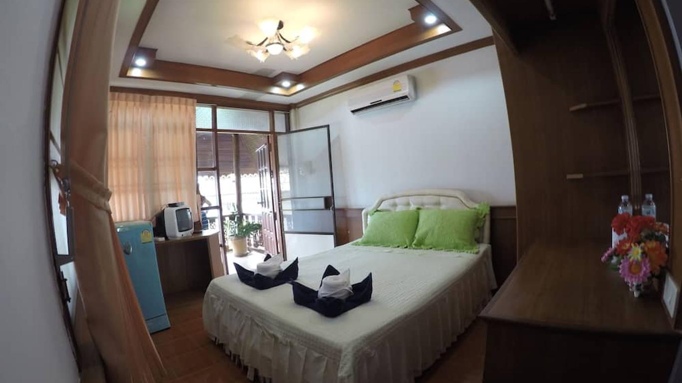 Tanyaporn House