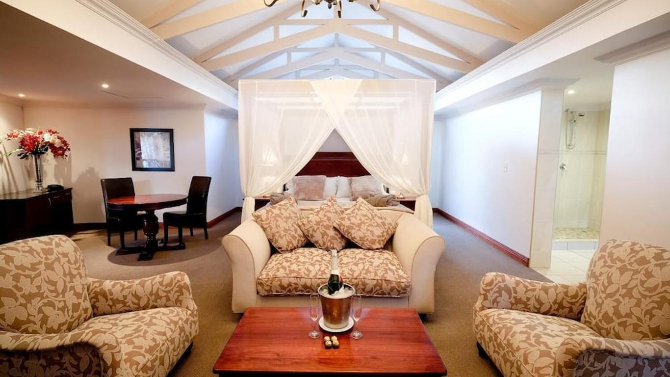 Oxbow Country Estate