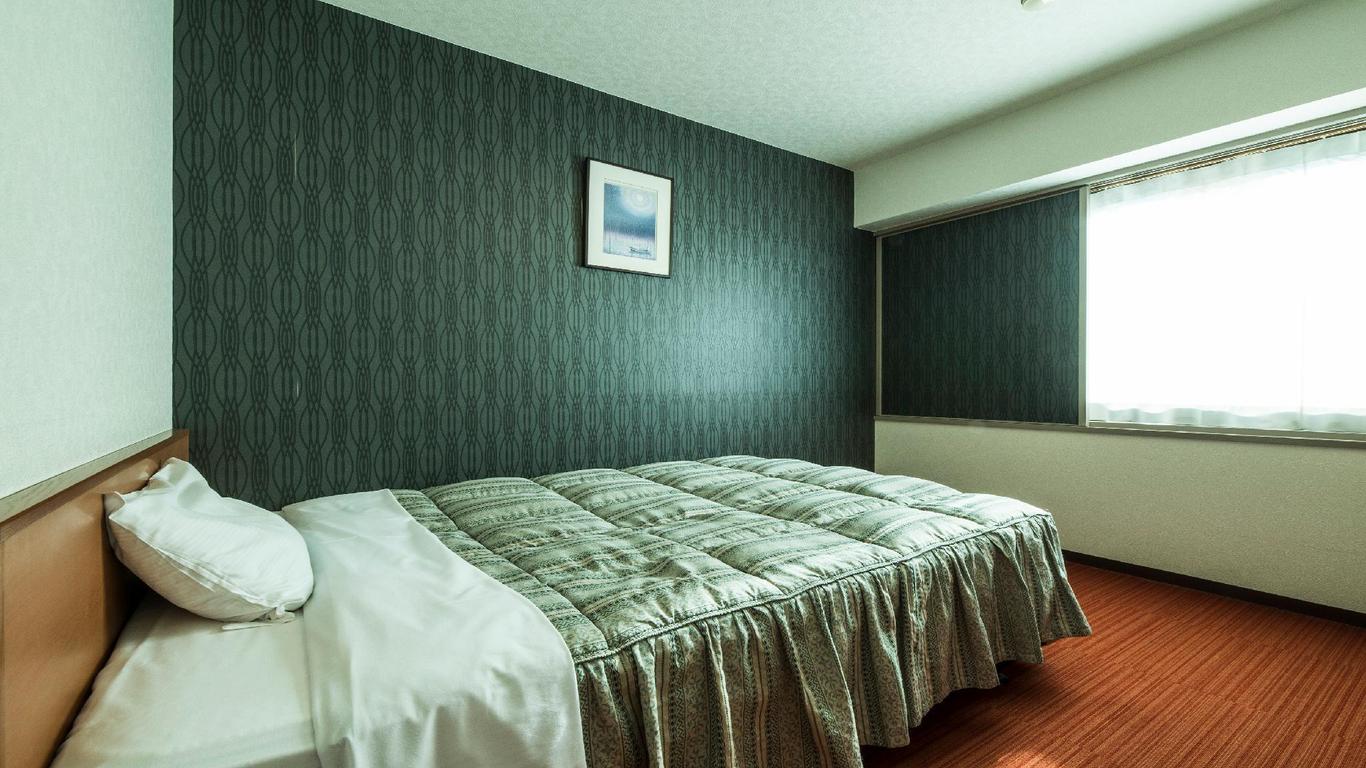 Isahaya Station Hotel