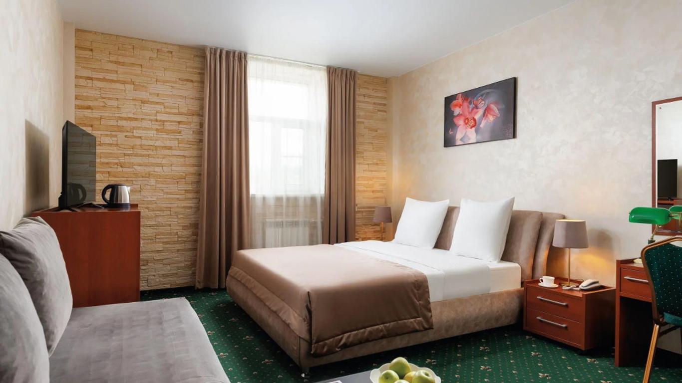 Grin Hotel