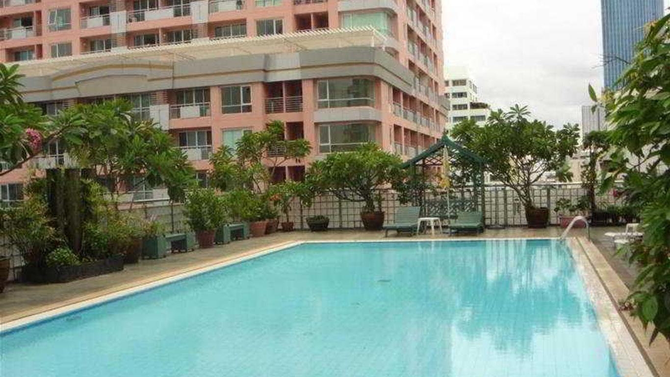 Saladang Place