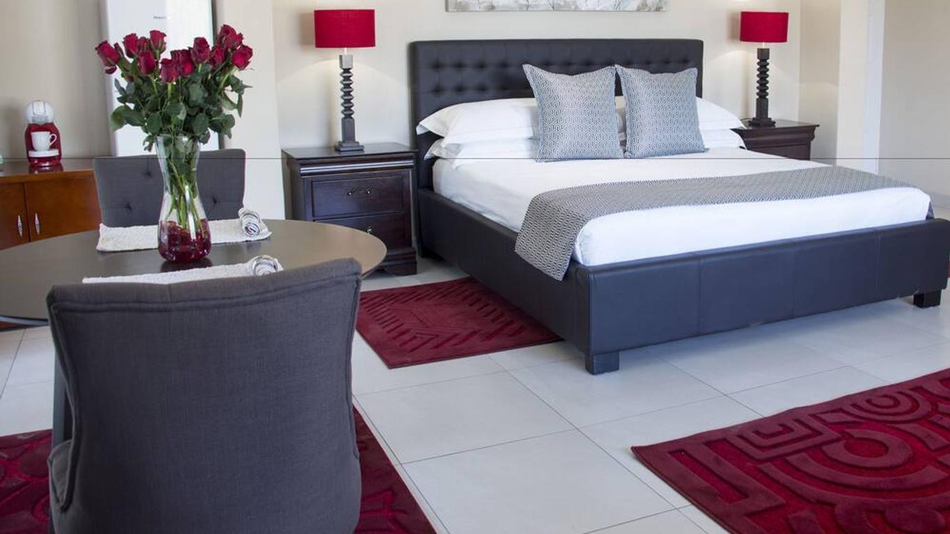 Airport Gardens Boutique Hotel
