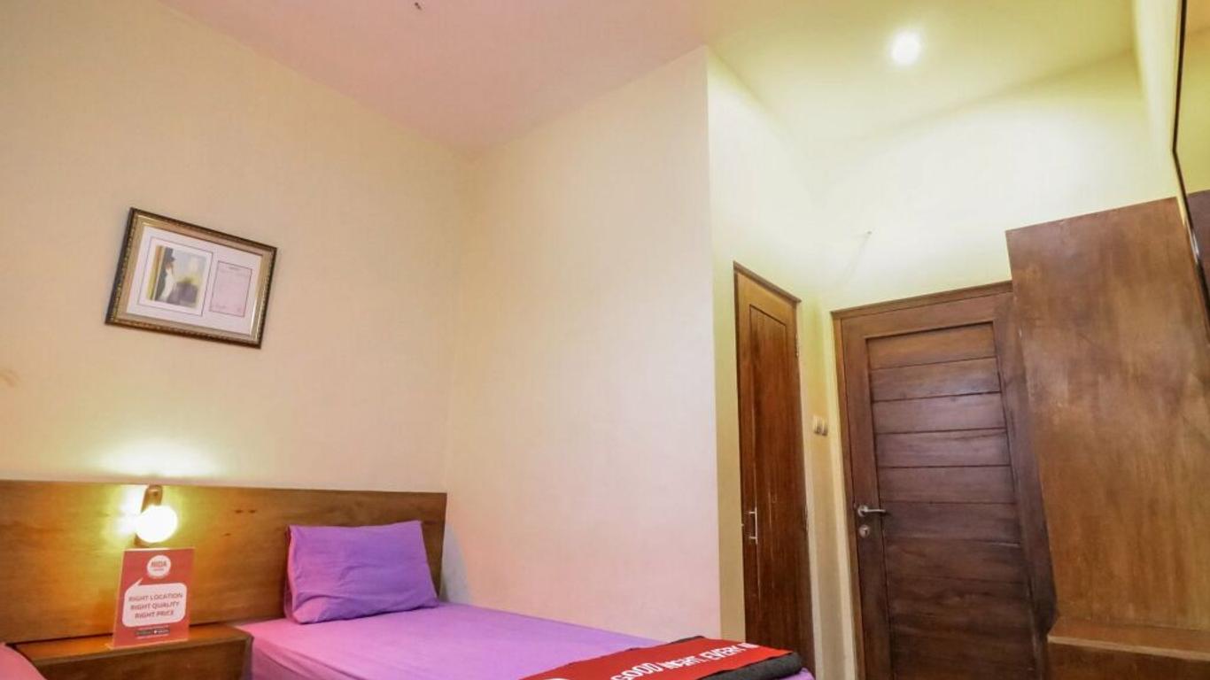 Nida Rooms 8 Kraton Tugu Railway Station