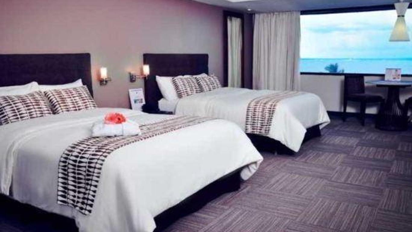 El Paseo Hotel