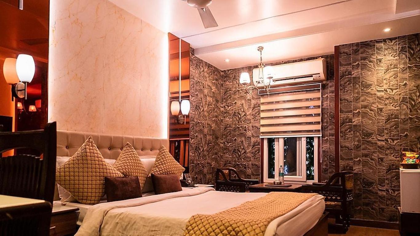 Golden Hotel Boutique - Opp Railway Station