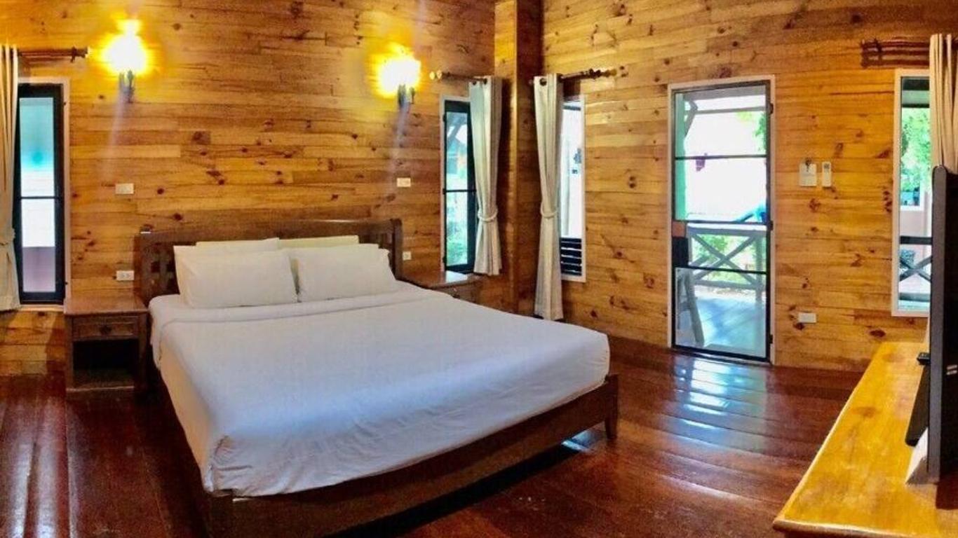 Baan Soontree Resort