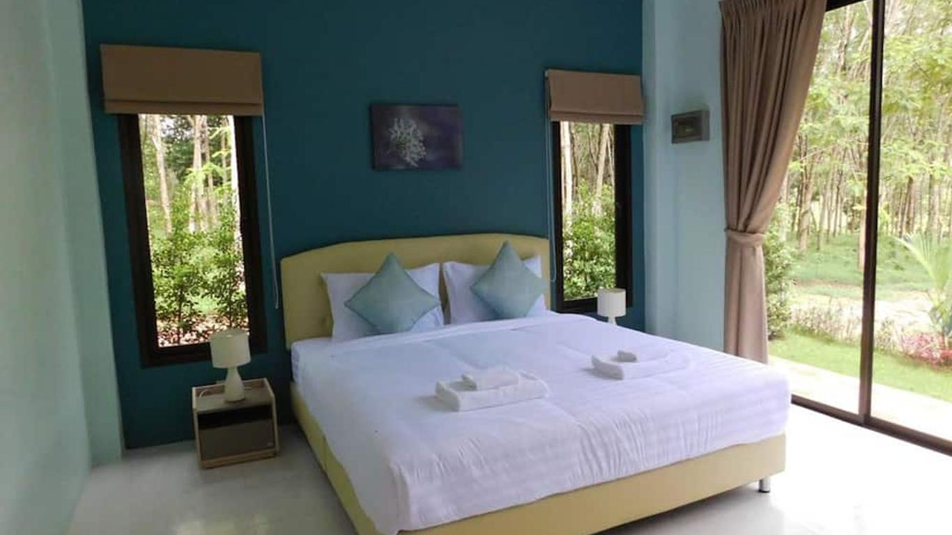 Phuket Sirinapha Resort