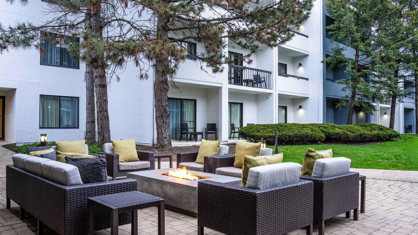Courtyard Chicago Wood Dale / Itasca