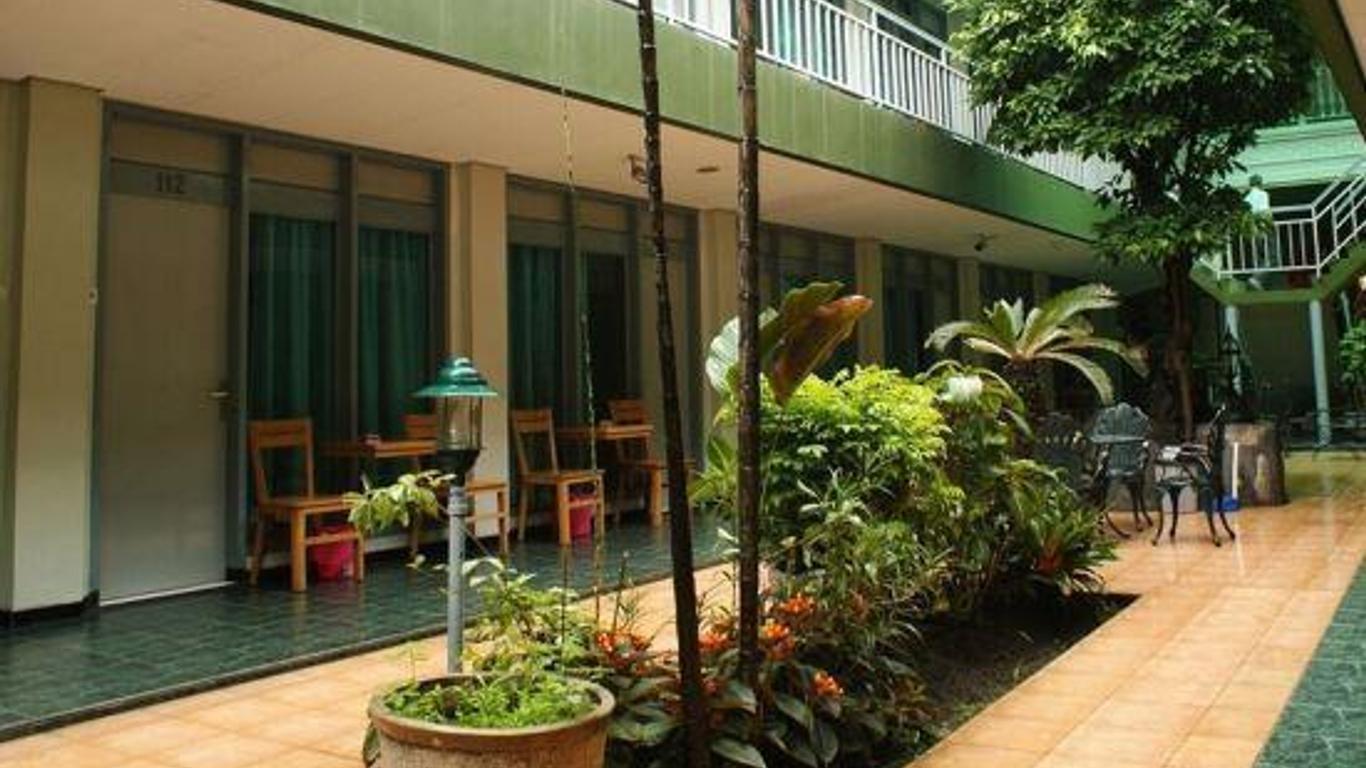 Hotel Trio