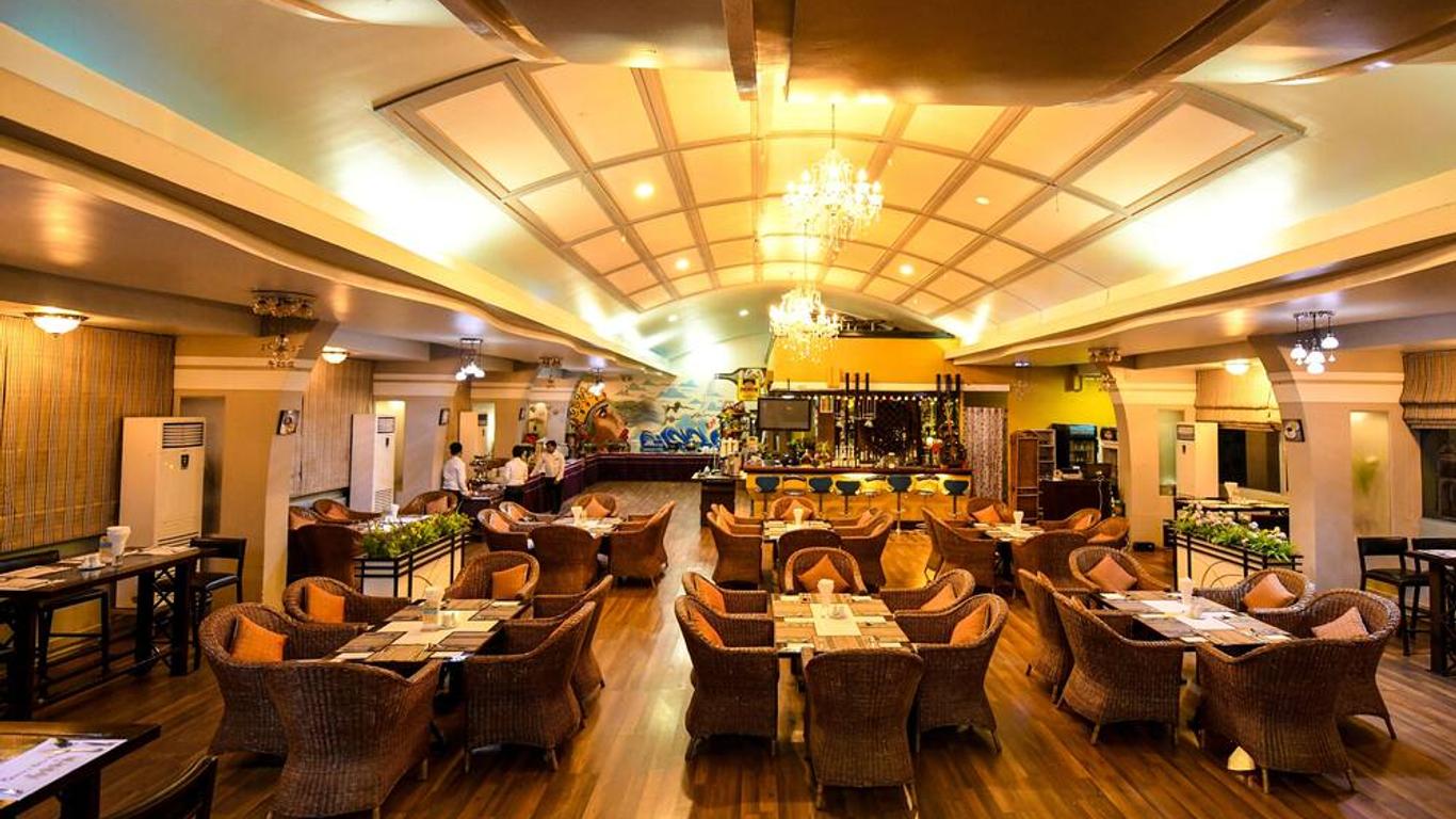 Hotel Queen Mandalay