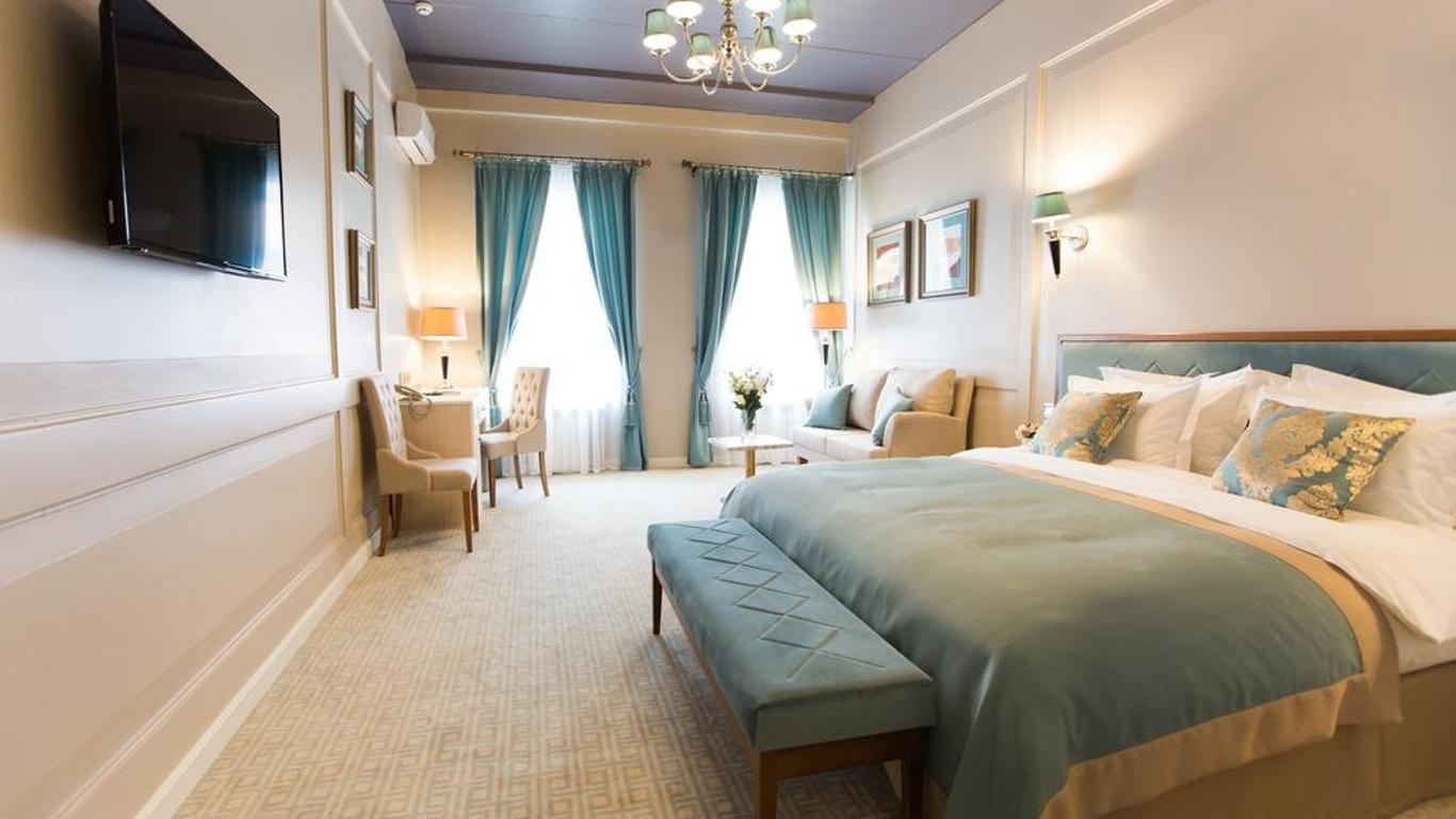 Xander Hotel