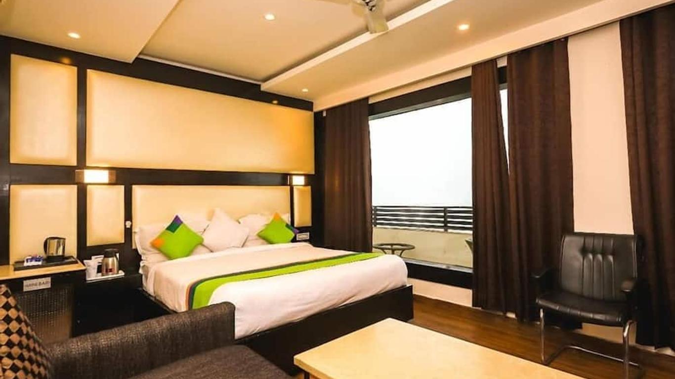 Hotel Lavish Inn And Black Magic Restaurant And Bar