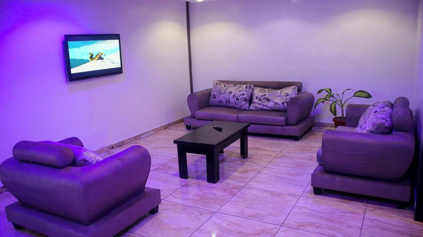 Bluenest Hotel