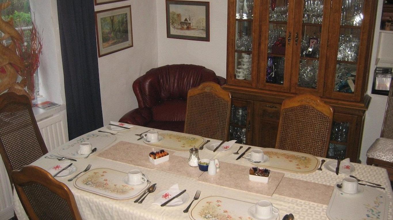 Four Seasons Guest House