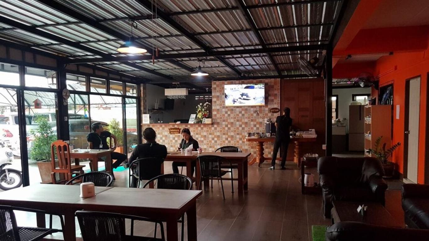 Chat House Soi 18 Mithuna Chiangrai