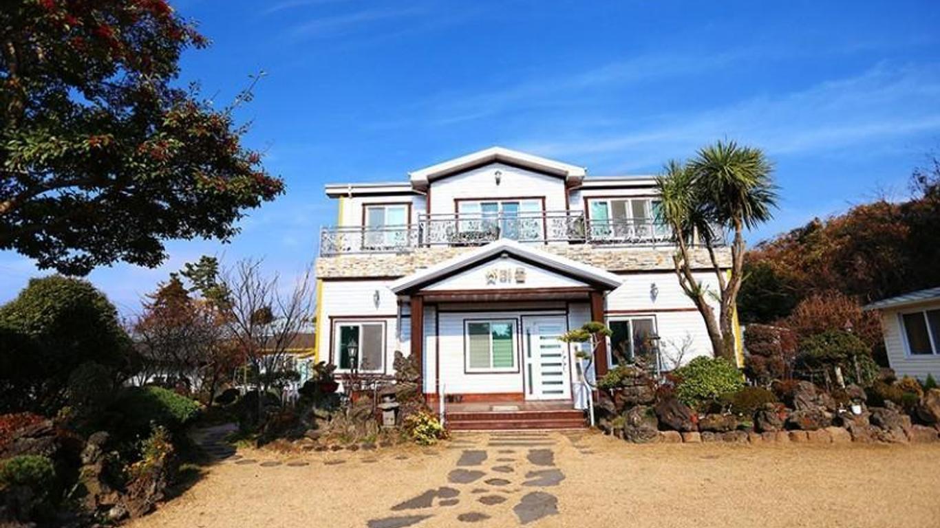 Seogwipo Yetmaeul Pension