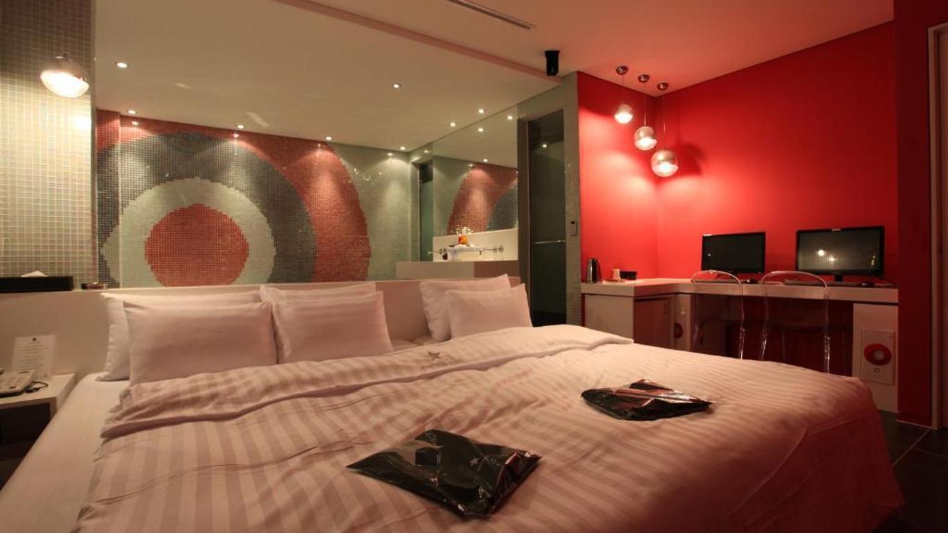 Nine Star Hotel
