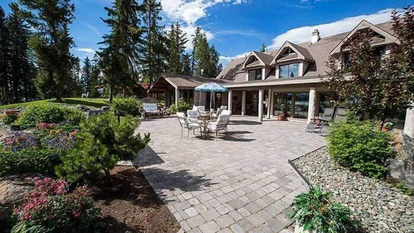 Retreat Wilderness Inn