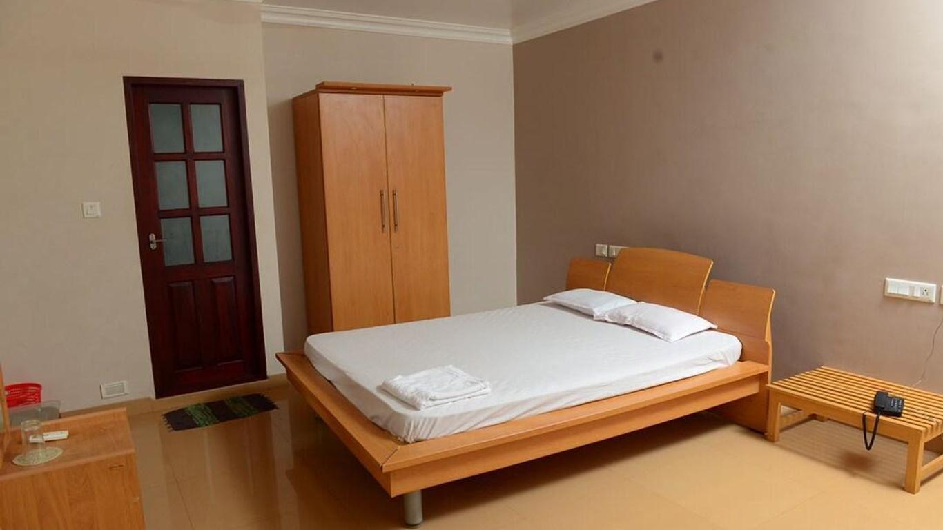 Mascot Paradise City Hotel