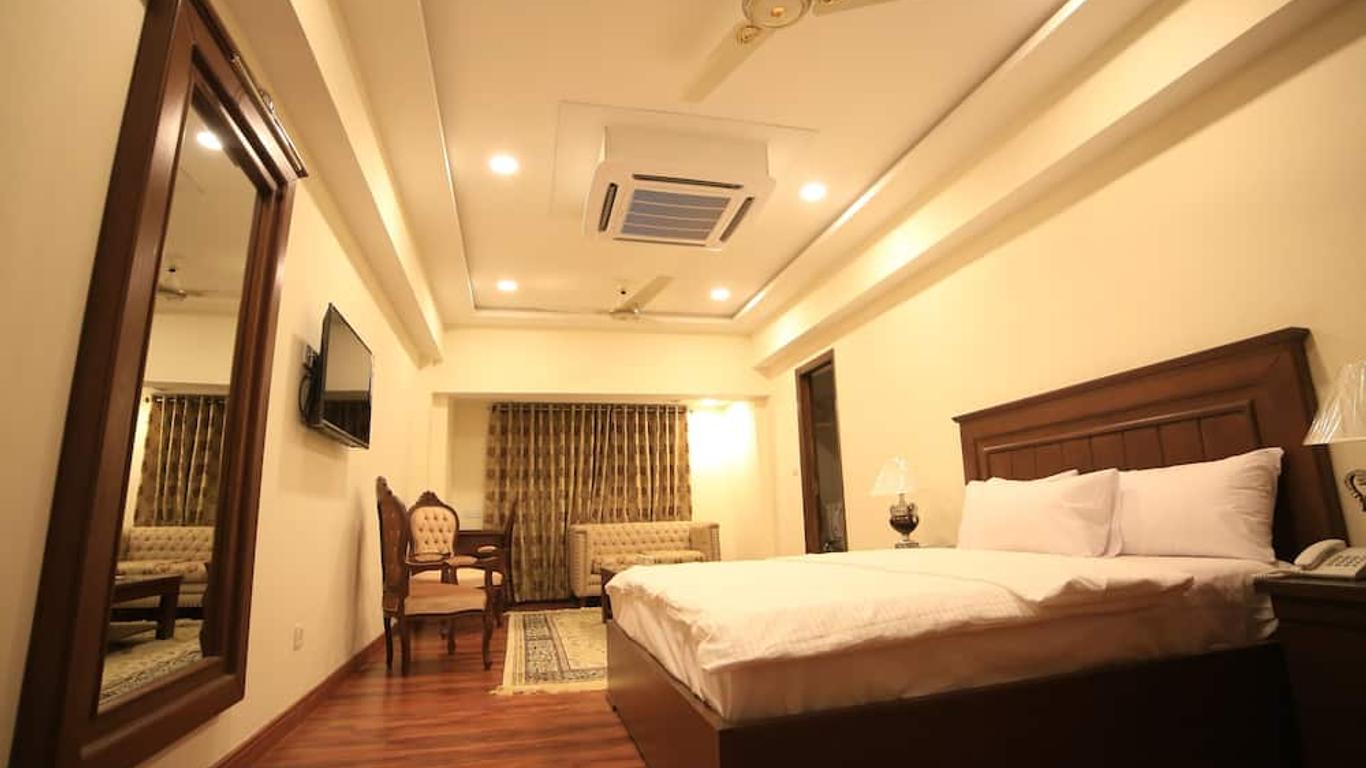 Diplomat Hotel