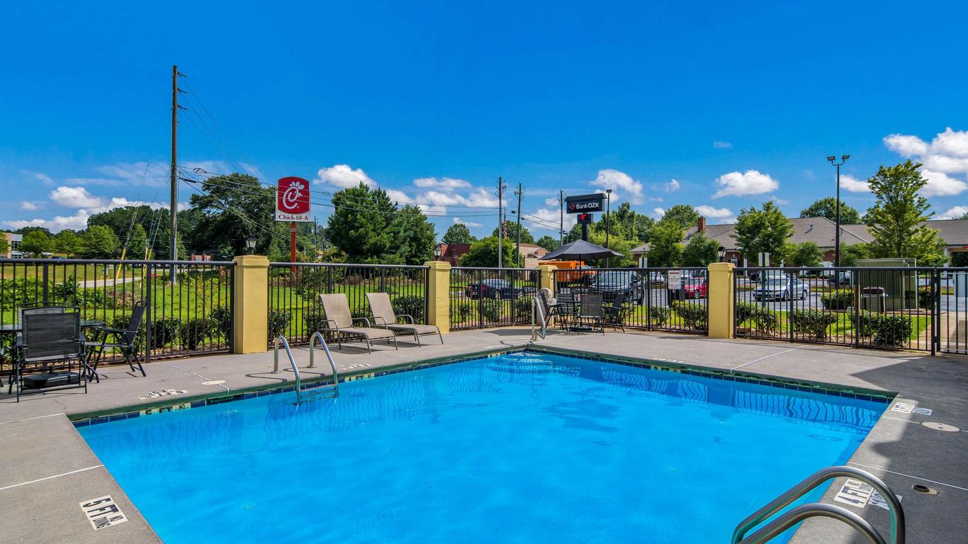 Quality Inn & Suites Canton, Ga