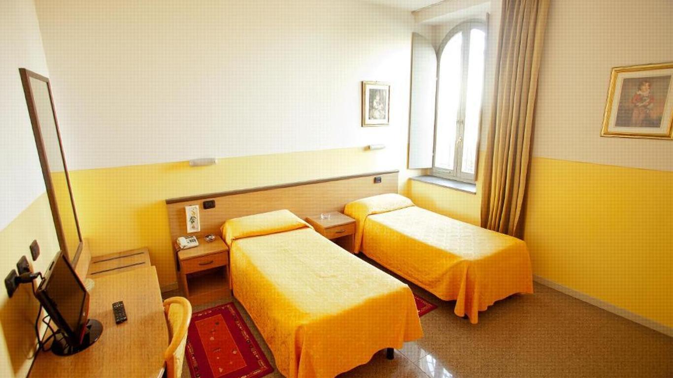 Master Hotel