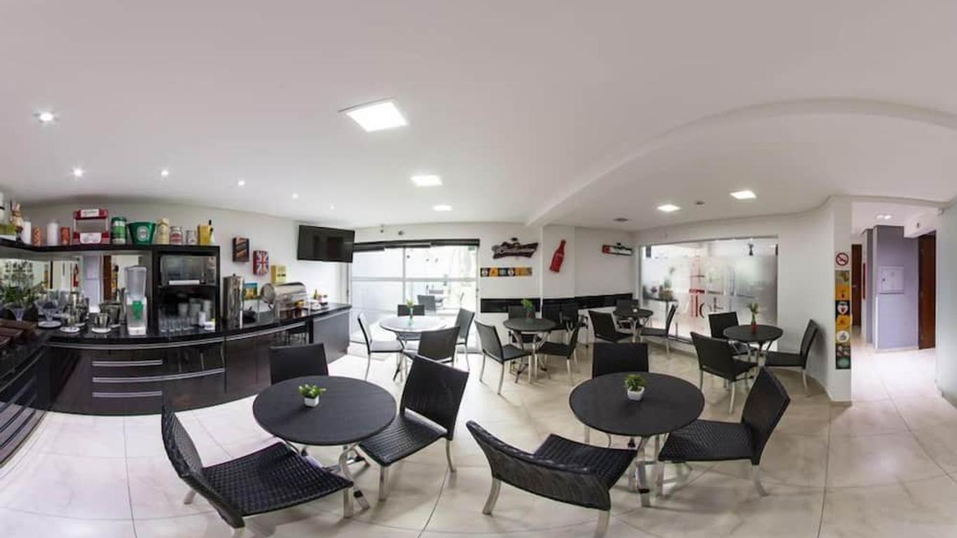 Hollyster Hotel