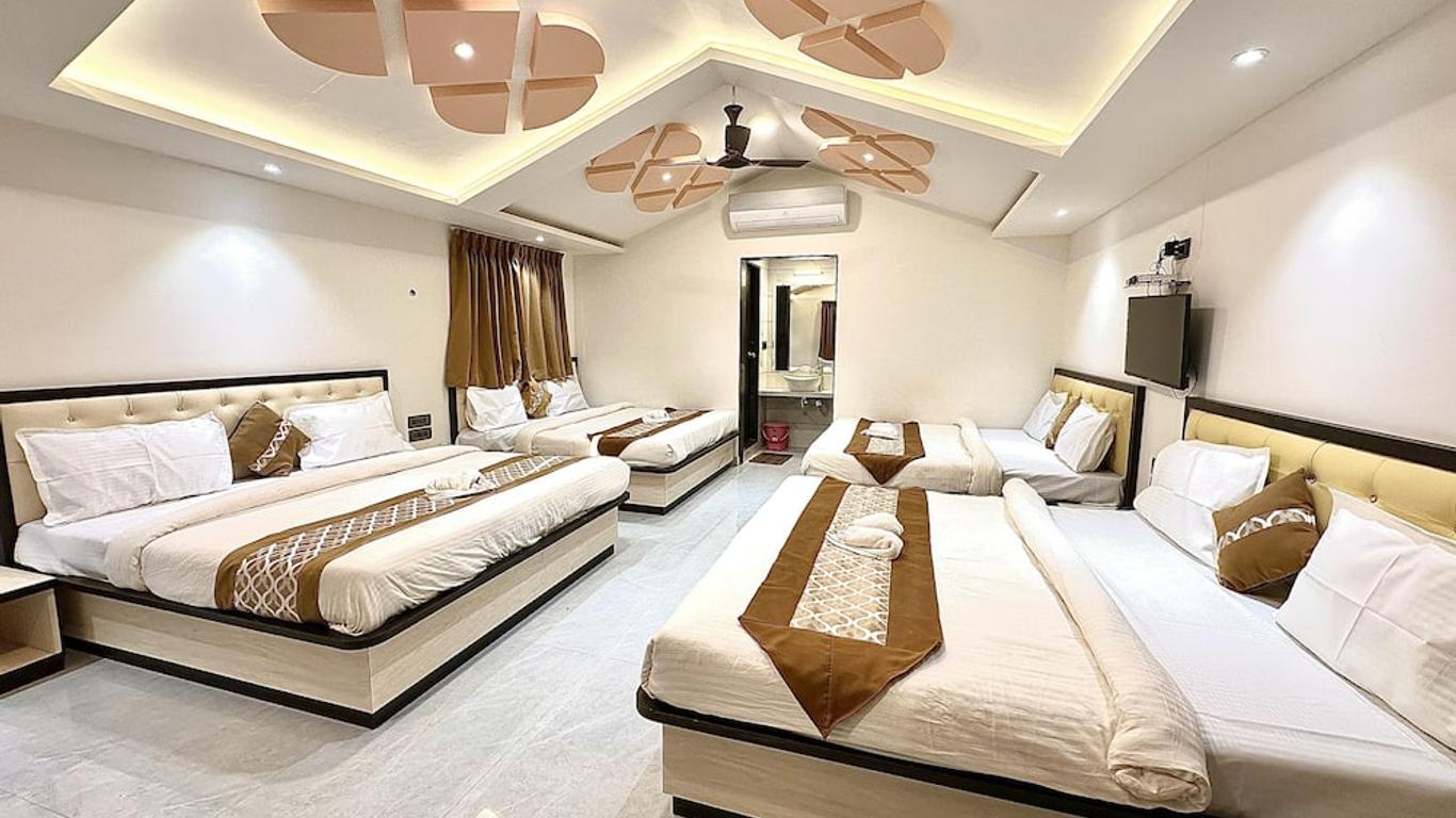 Hollywood Palace Resort