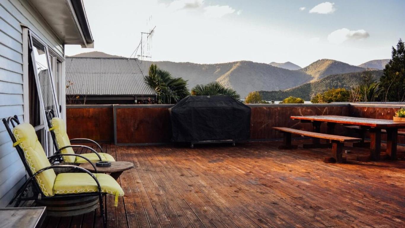 Blue Moon Lodge