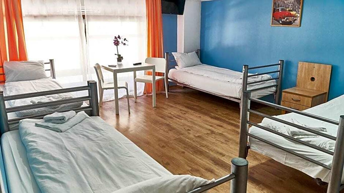 Center Hostel and Guest House