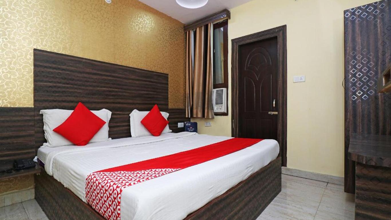 OYO 8393 Hotel Park Avenue