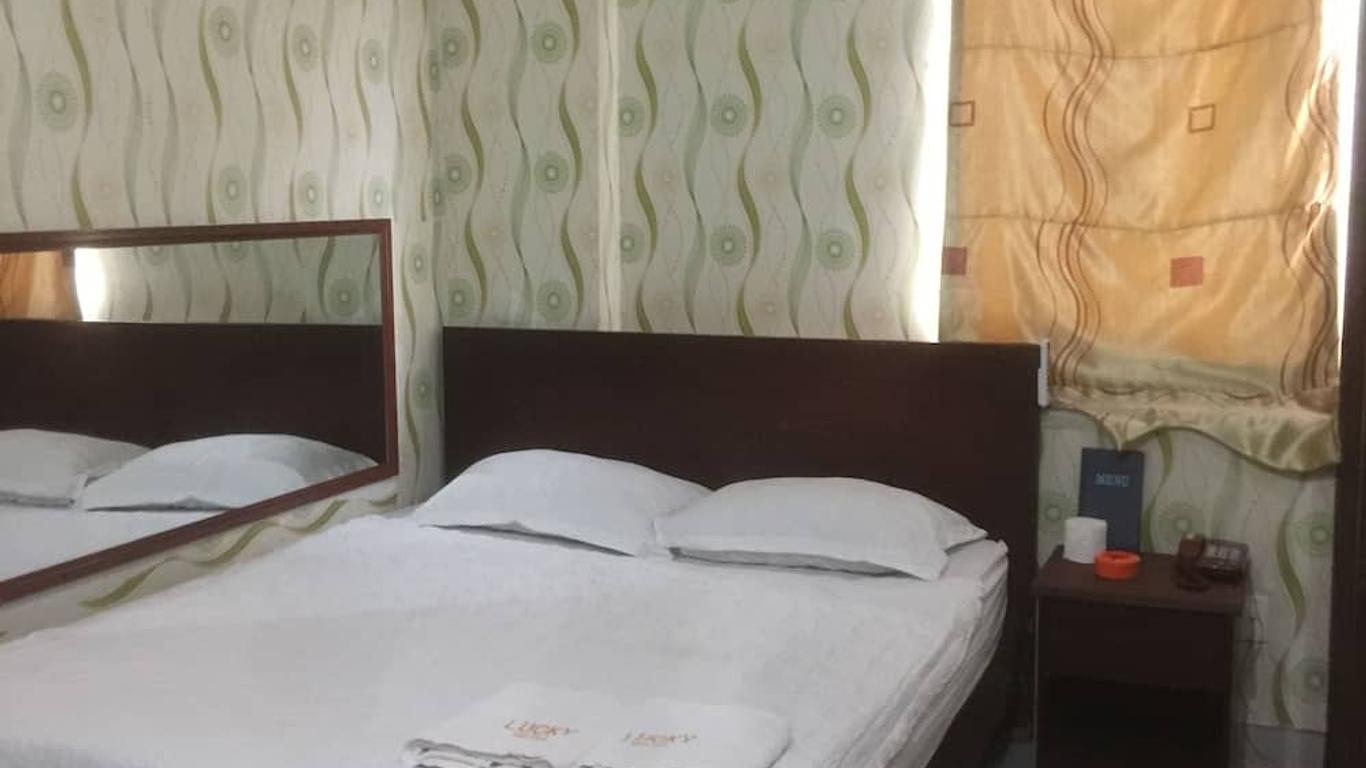 Lucky Hotel