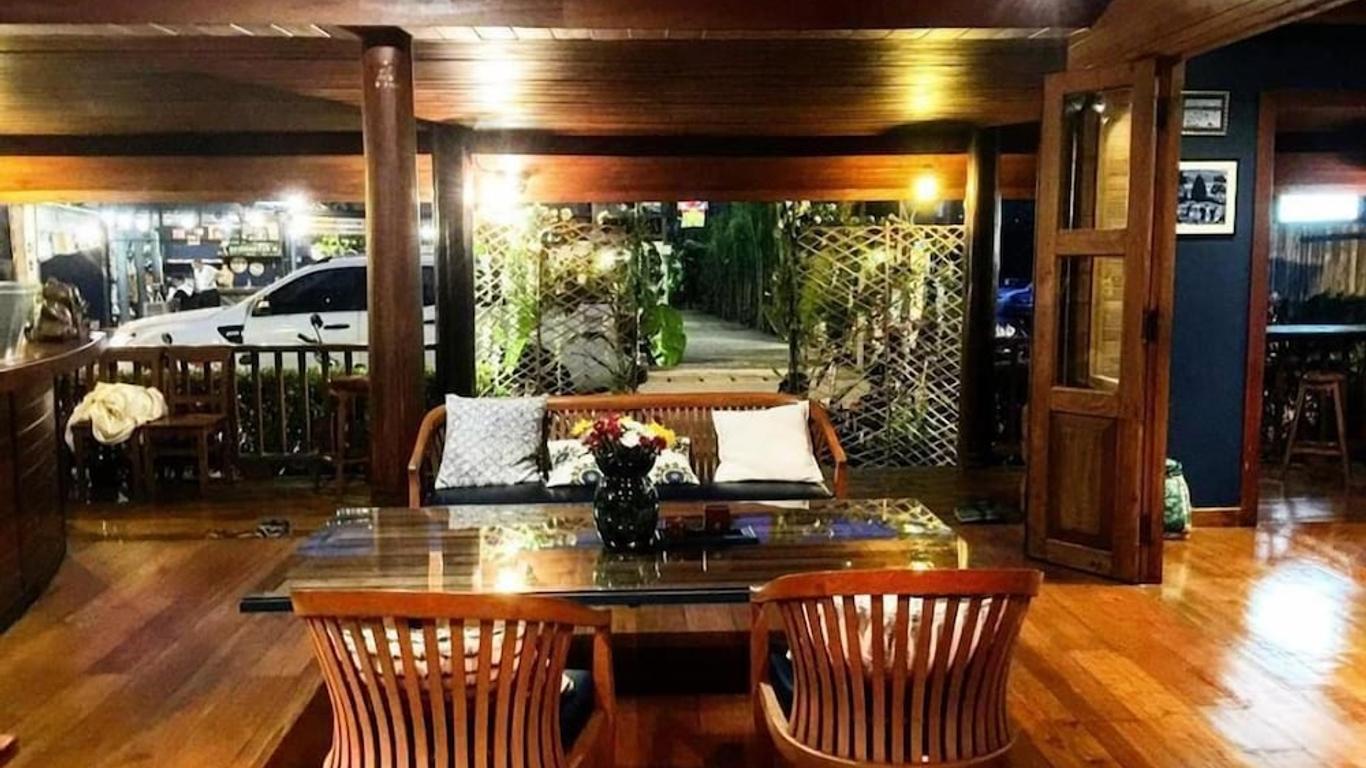 Riverhouse-The Teak House