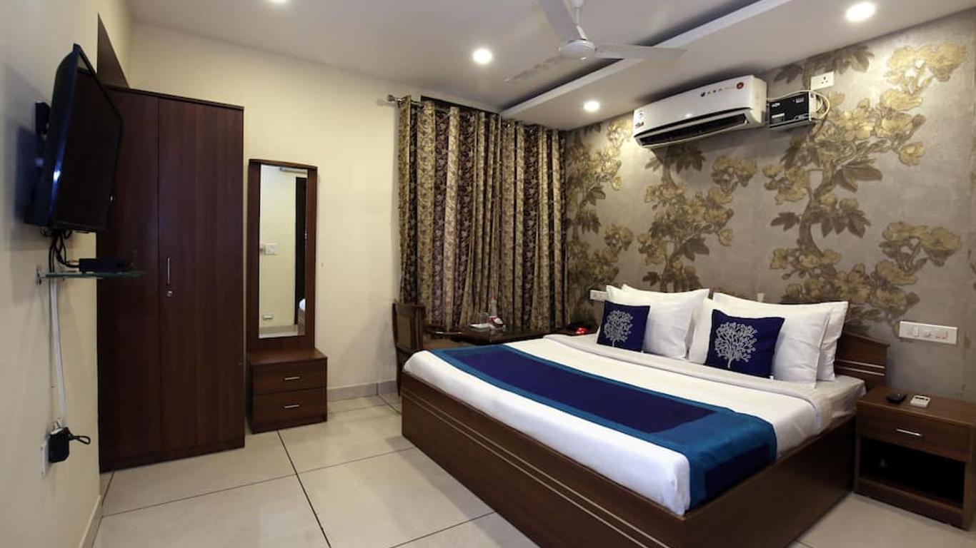 OYO 9951 Hotel Satkar Avenue