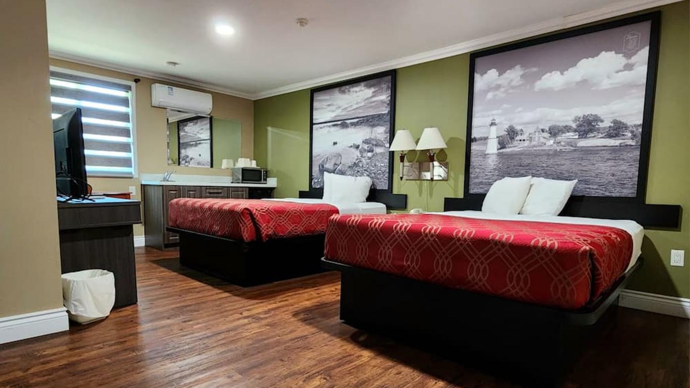 Super 8 by Wyndham Pembroke
