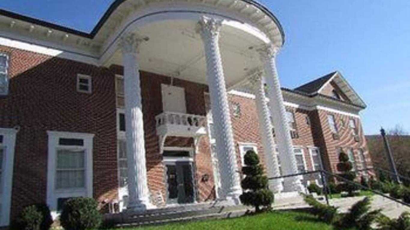 MacArthur Inn