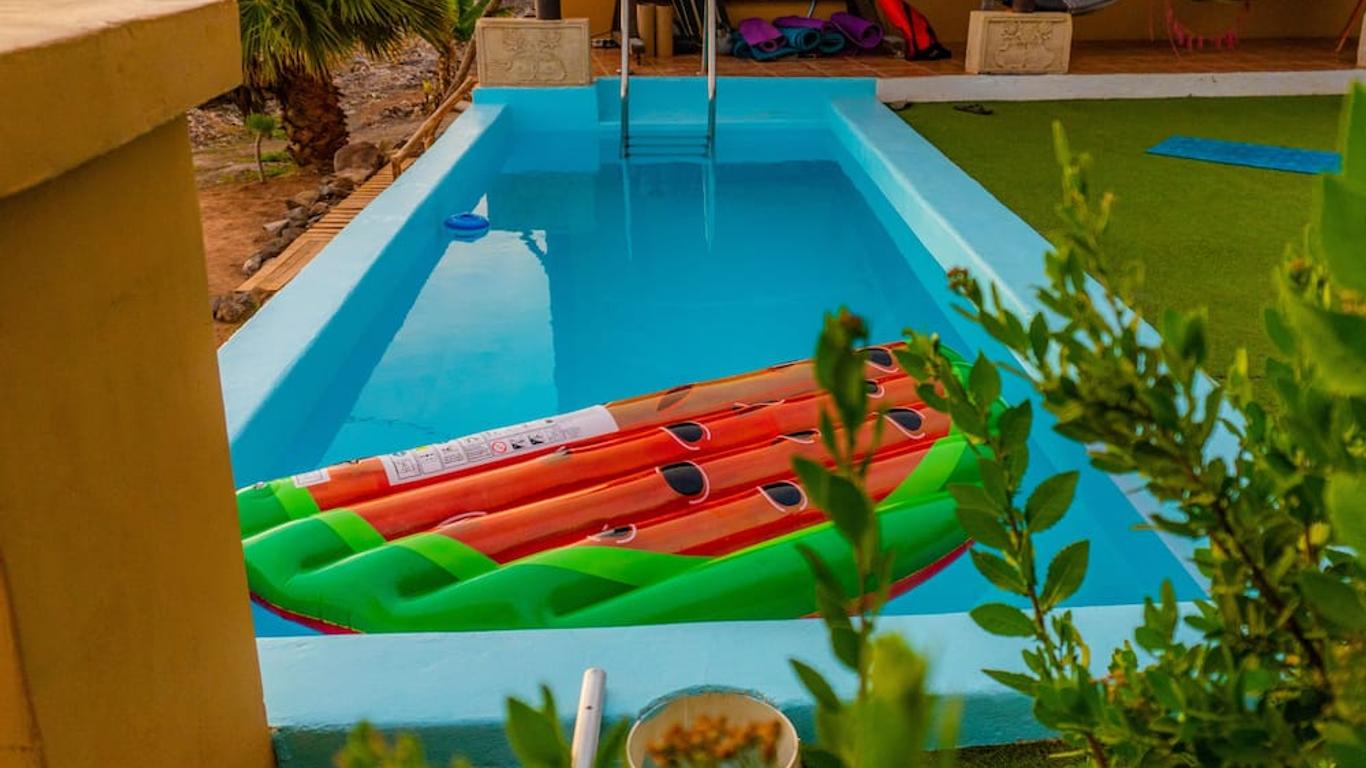 Twin Fin Surf Camp