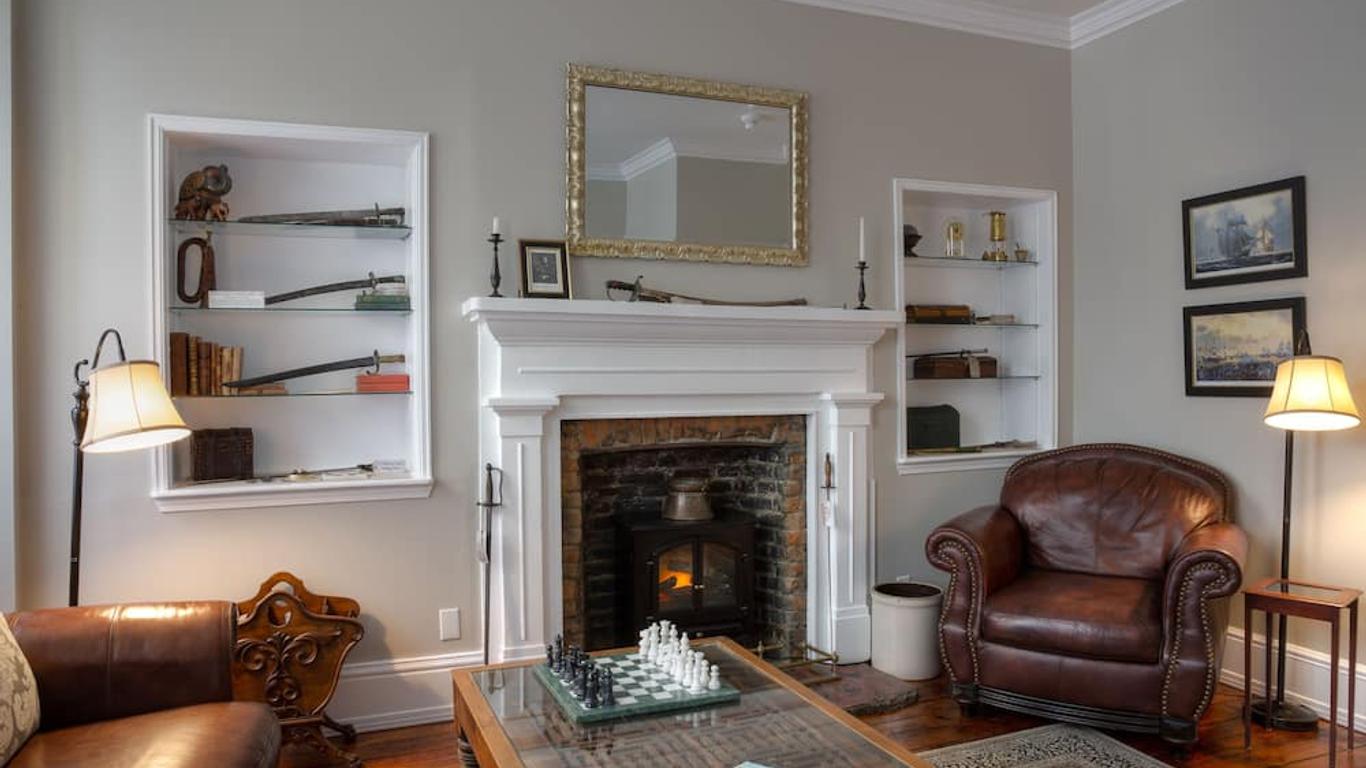 Sir Isaac Brock B&B Luxury Suites