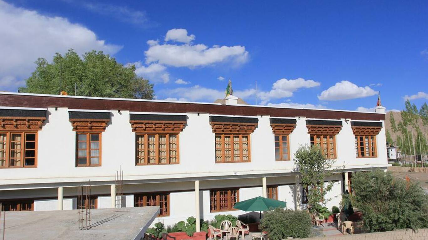 Hotel Mahay Palace