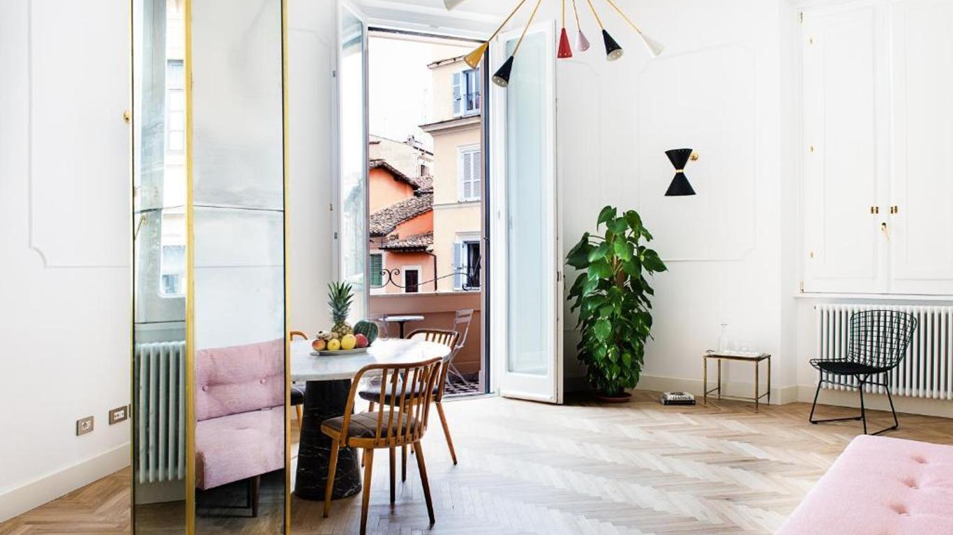 Temple Street Fabulous Apartment