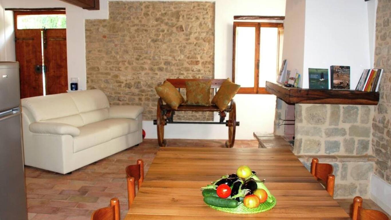 Quaint Farmhouse in Barchi With Garden, Bbq, Fireplace