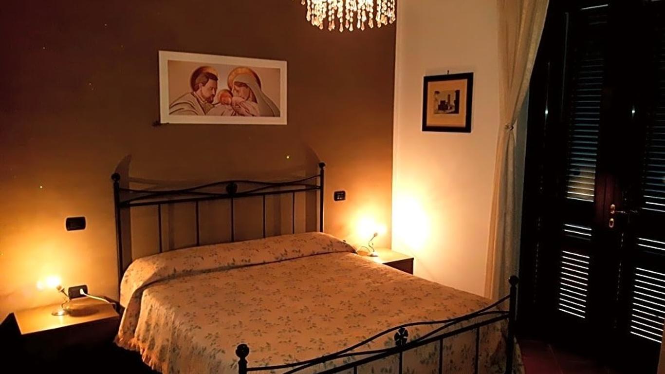 Elisa House