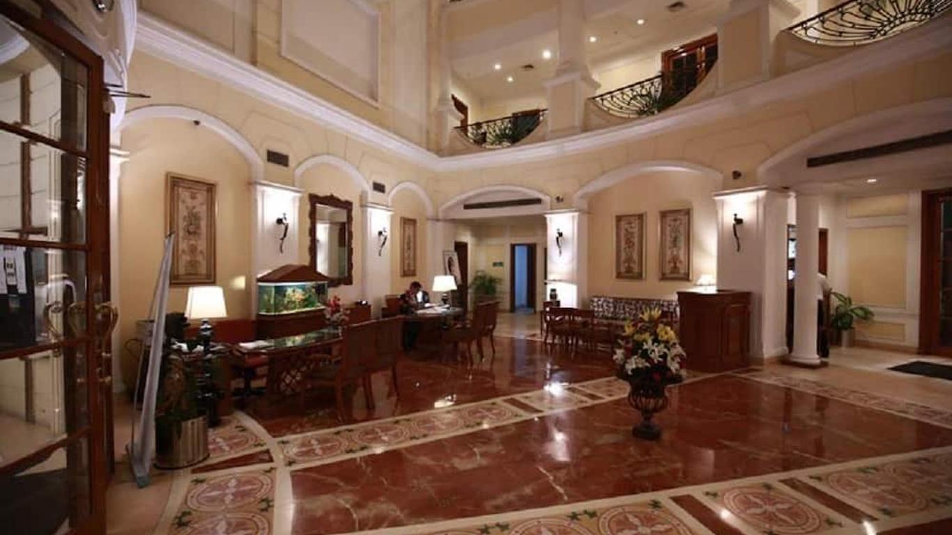 Dlf Club 4