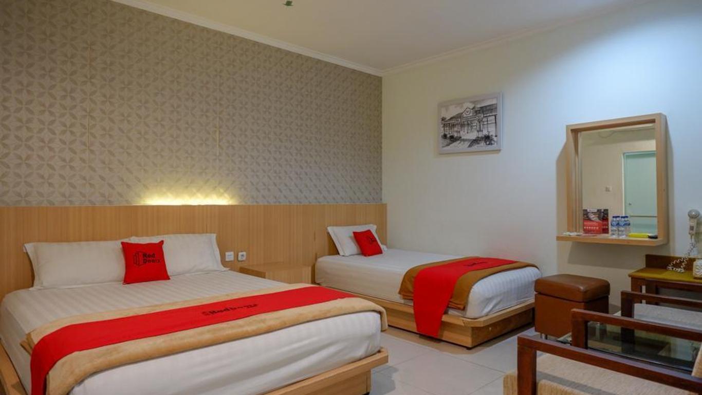 RedDoorz Plus Near Malioboro Area