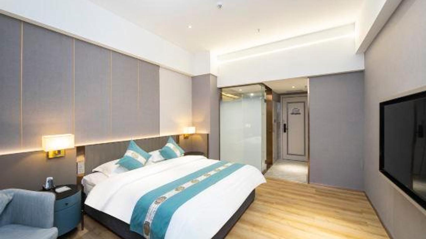 Golden Seagull Hotel
