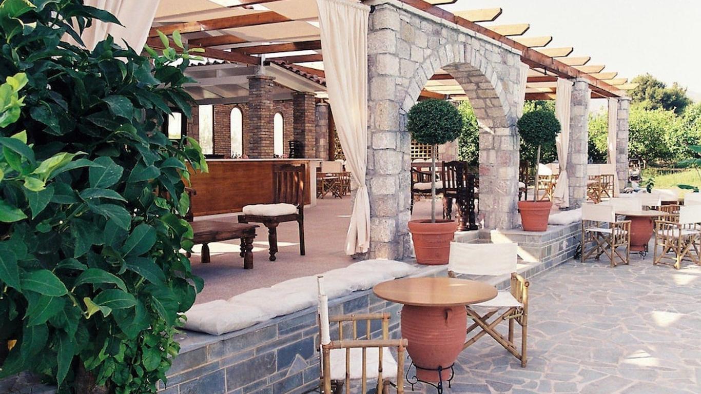Nicolas Village Club